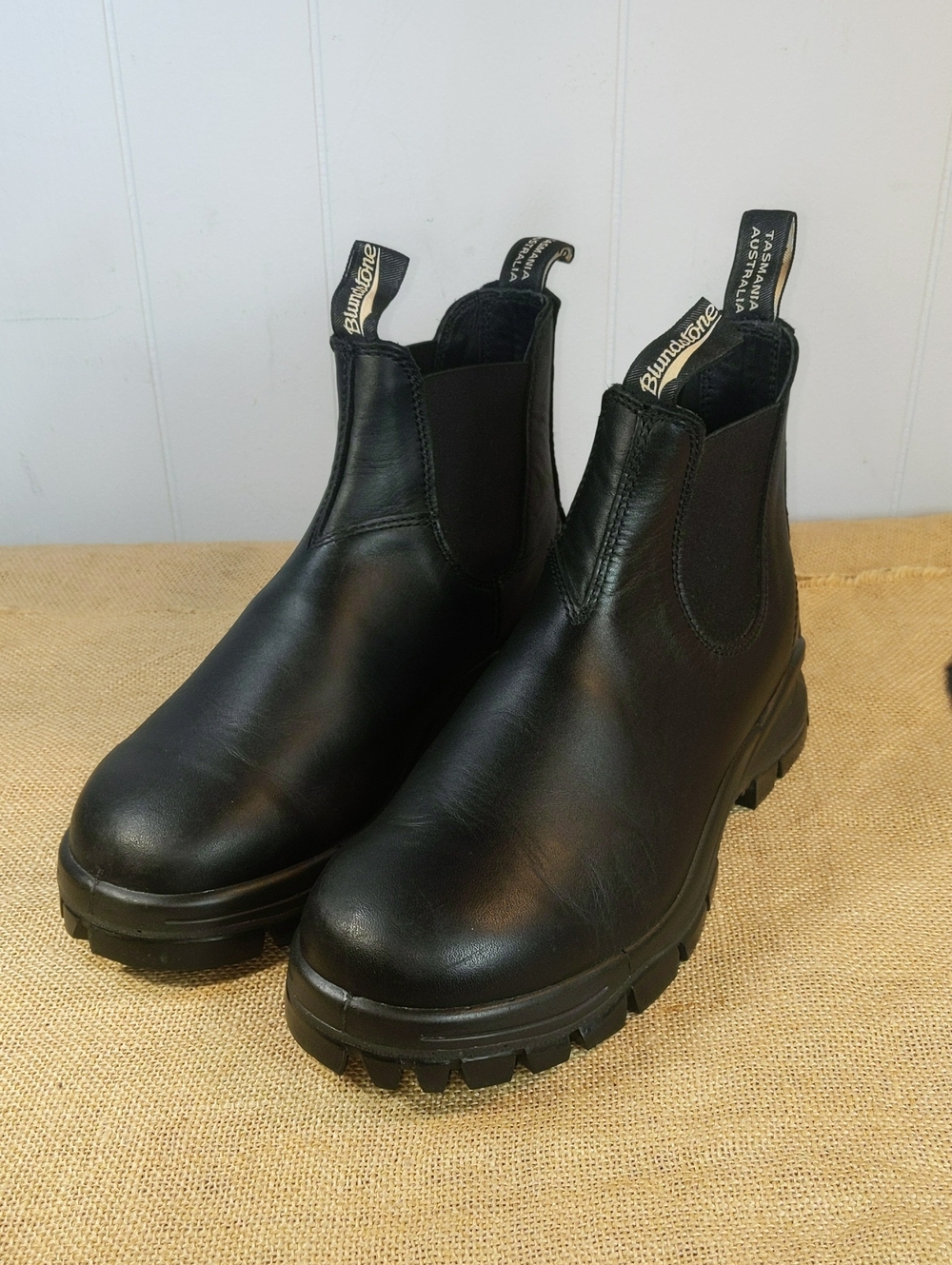 Blundstone 2240 Lug Chelsea Boots Mens Sz 9UK/10US, Black, Excellent Condition
